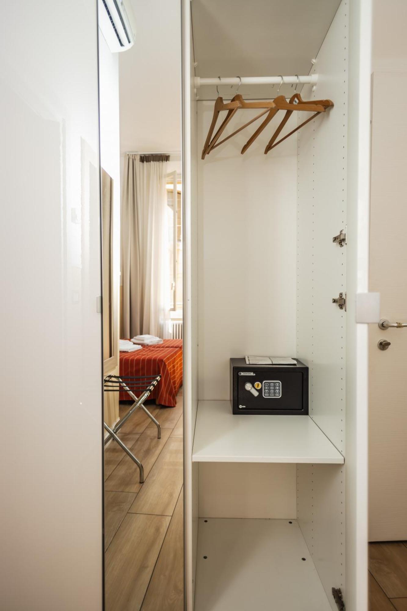 Il Tiro Rooms Bologna Exteriör bild